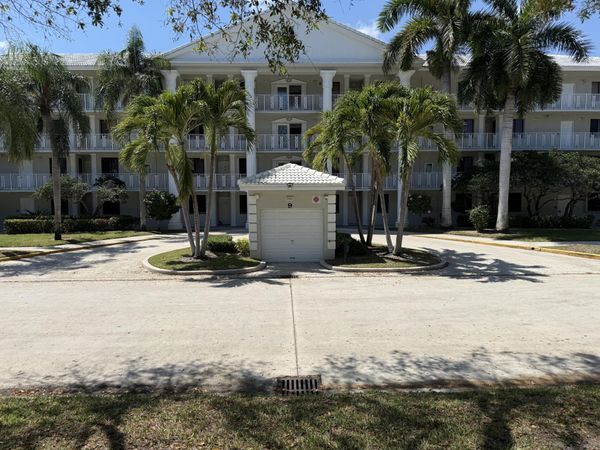2761 Village Boulevard, Unit 305, West Palm Beach, FL 33409