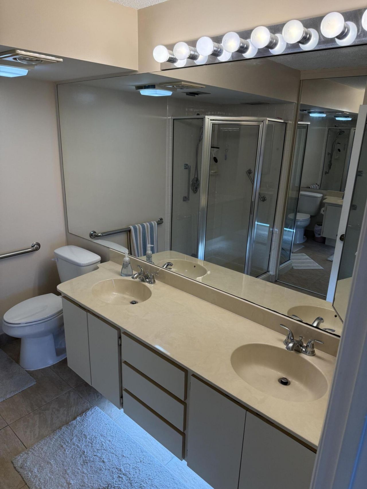 2761 Village Boulevard, Unit 305, West Palm Beach, FL 33409 Photo