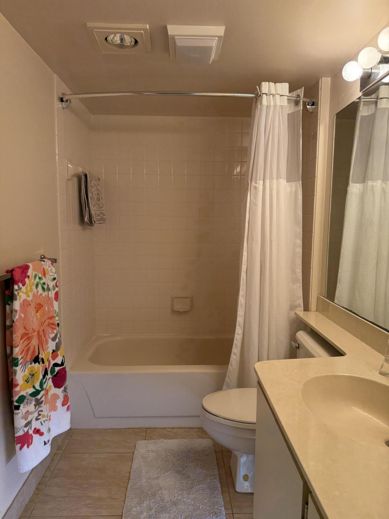 2761 Village Boulevard, Unit 305, West Palm Beach, FL 33409 Photo