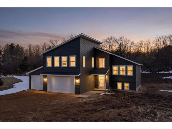 739 Magoo Road, Hudson, WI 54016