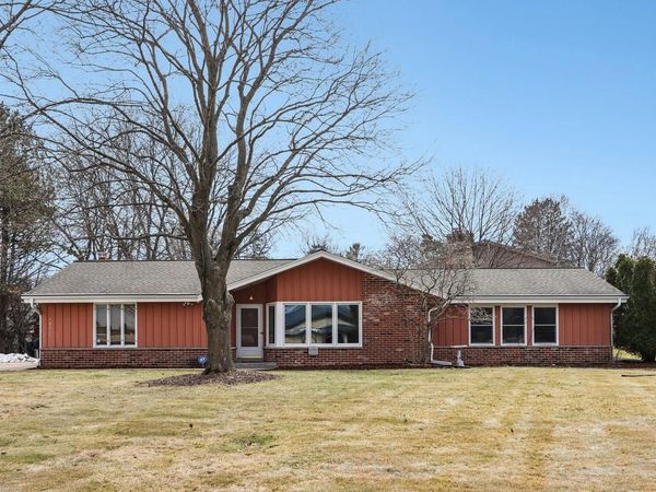 18215 Parish DRIVE, Brookfield, WI 53045