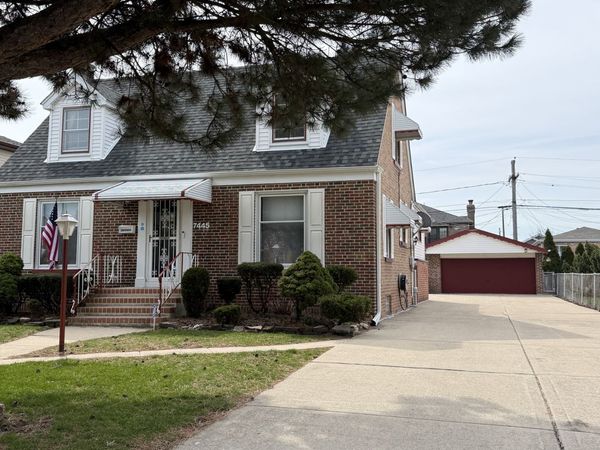 7445 W Winona Street, Harwood Heights, IL 60706