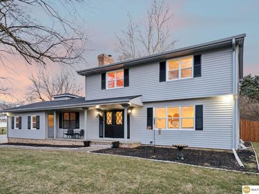 1016 Meadow Road, Omaha, NE 68154