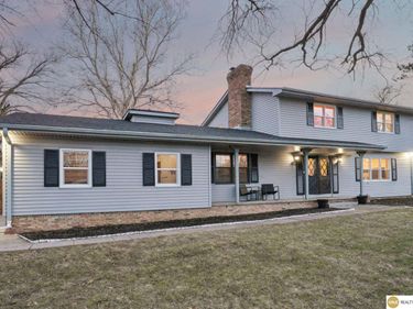 1016 Meadow Road , Omaha, NE 68154