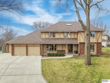 16566 Valley Circle , Omaha, NE 68130