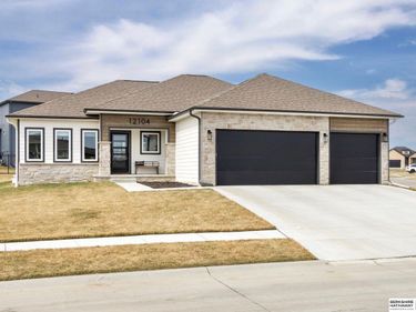 12104 S 209th Street , Gretna, NE 68028