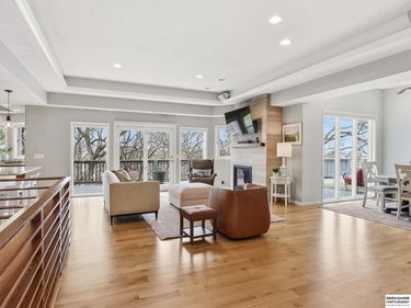 21839 Hillandale Road, Omaha, NE 68022