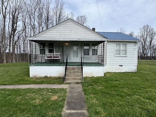 581 Pemberton Road, MIDWAY, WV 25878