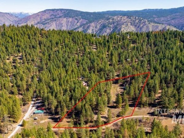 5 Sunset Tr, Banks, ID 83602