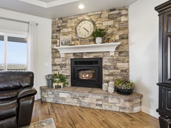 27204 Serenity Ln, Caldwell, ID 83607