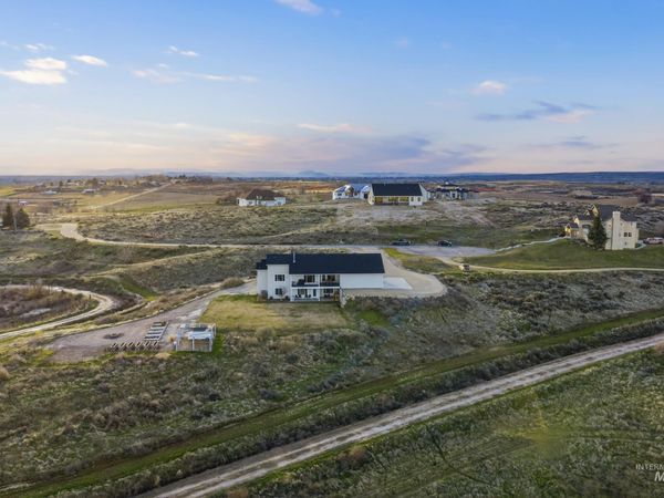 27204 Serenity Ln, Caldwell, ID 83607