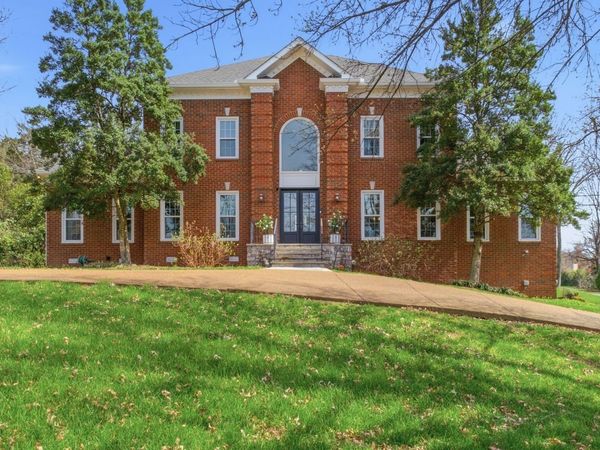 9241 Hunterboro Dr, Brentwood, TN 37027