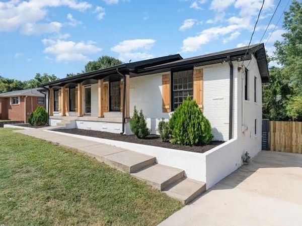 2722 Mossdale Dr, Nashville, TN 37217