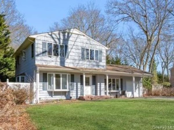 7 Washington Avenue , Miller Place, NY 11764