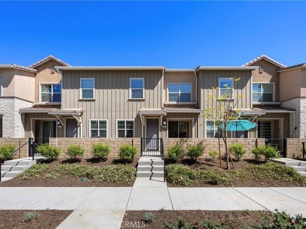 22886 Concord, Saugus, CA 91350