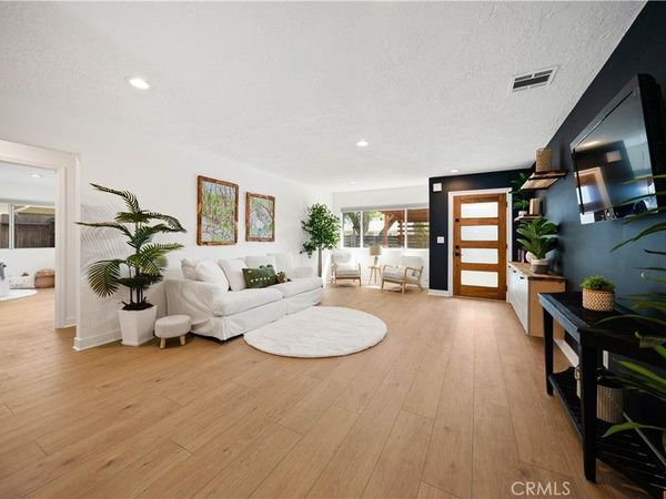 7851 Texhoma, Northridge, CA 91325