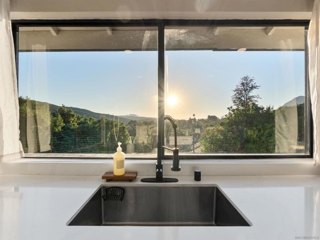 15674 Cathedral Way, Ramona, CA 92065 Main Photo