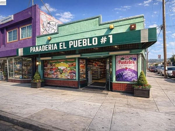 10228 International, Oakland, CA 94603