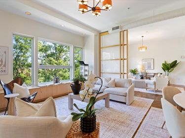 202 DOUGLAS AVE, Unit 3D, Charlottesville, VA 22902