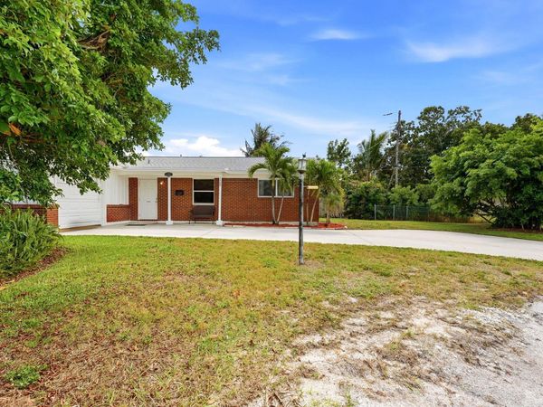 1509 W Road, West Palm Beach, FL 33403
