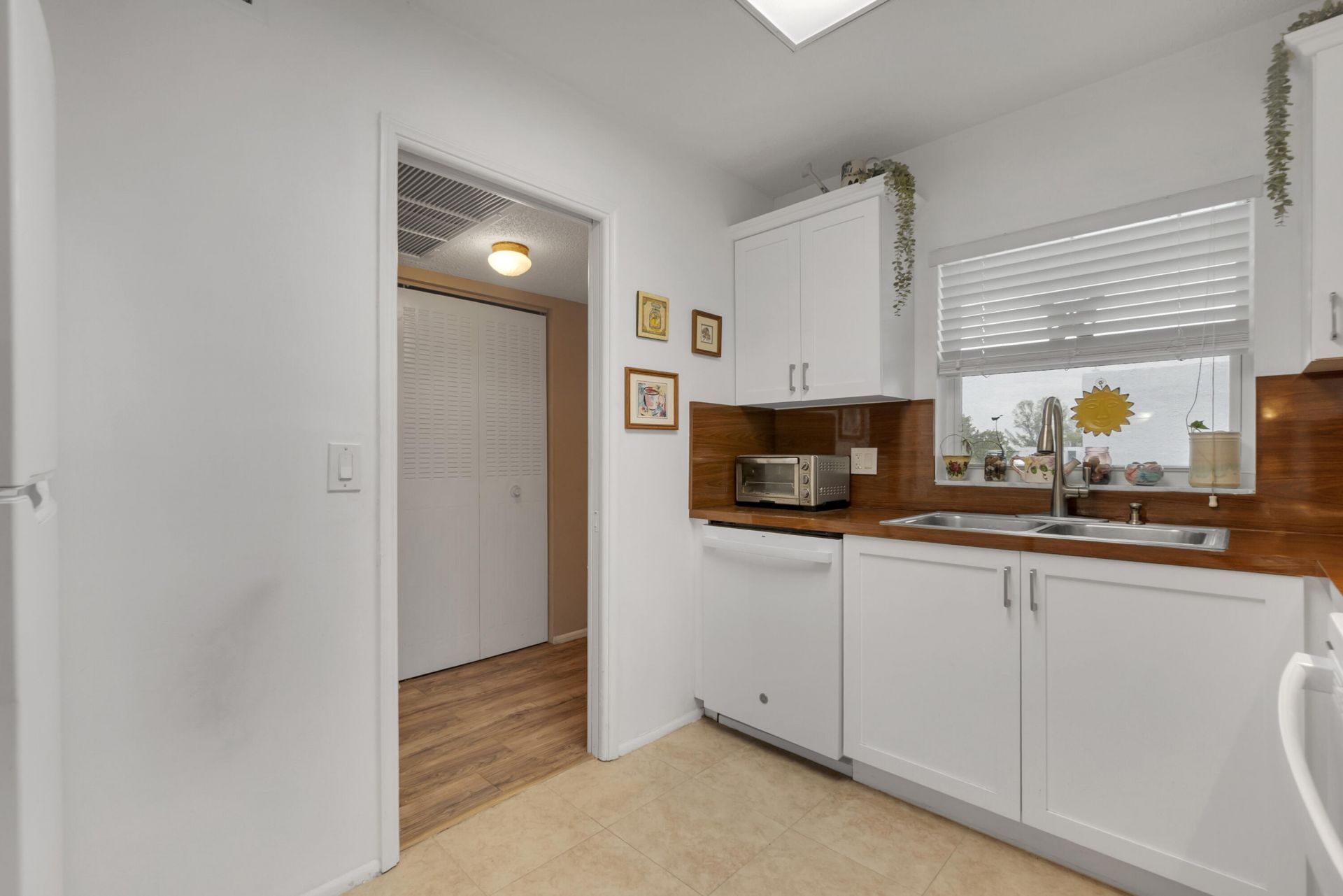 9440 Live Oak Place, Unit 402, Davie, FL 33324 Photo