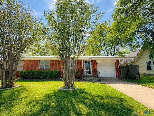 1504 Bridge Street , Gatesville, TX 76528