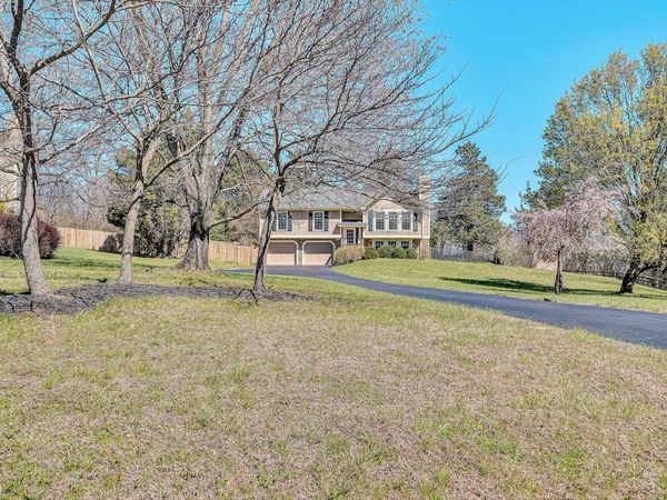 7901 Cedar Edge RD , Roanoke, VA 24018