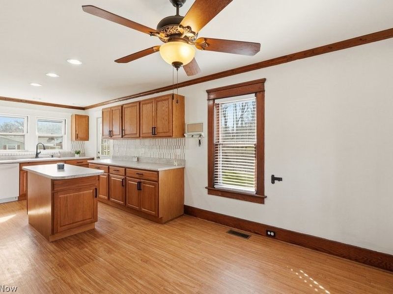 2410 Munroe Falls Avenue , Cuyahoga Falls, OH 44221 Photo 15