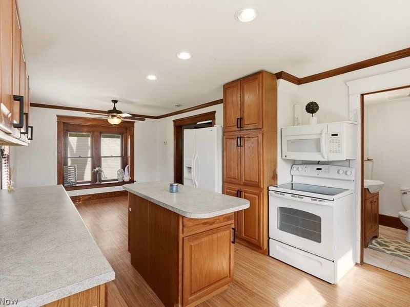 2410 Munroe Falls Avenue , Cuyahoga Falls, OH 44221 Photo 21