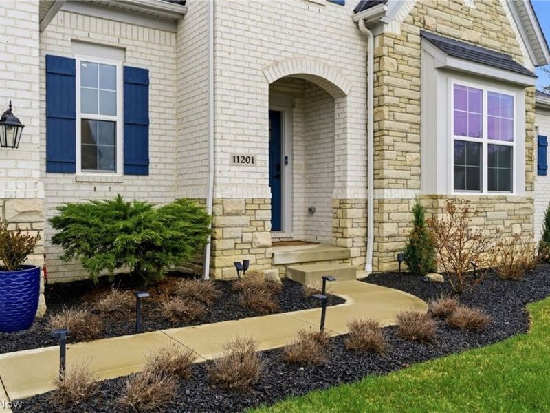 11201 Creek View Way , Columbia Station, OH 44028 Photo 2