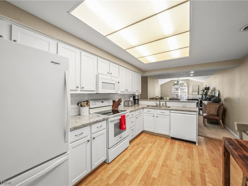 8181 Cyrus Lane , Sagamore Hills, OH 44067 Photo 14