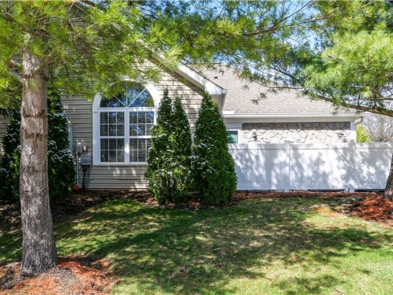 8181 Cyrus Lane , Sagamore Hills, OH 44067 Photo 3