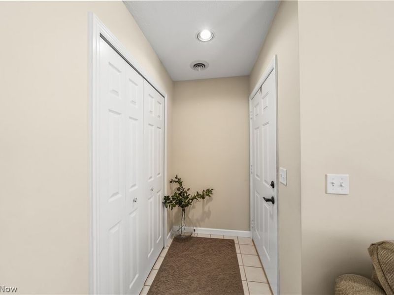 8181 Cyrus Lane , Sagamore Hills, OH 44067 Photo 6