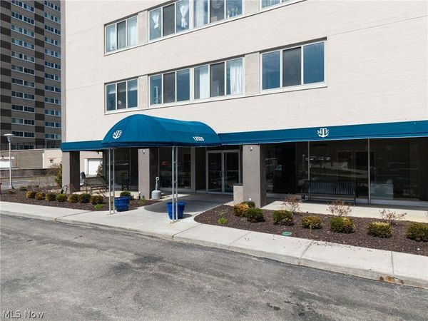 12520 Edgewater Drive , Unit 809, Lakewood, OH 44107