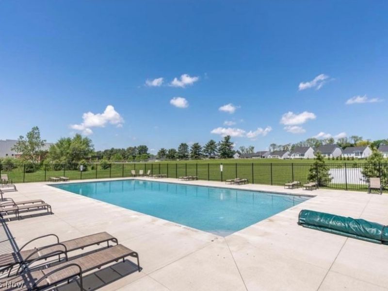6811 Harrington Court Avenue NE, Canton, OH 44721 Photo 2