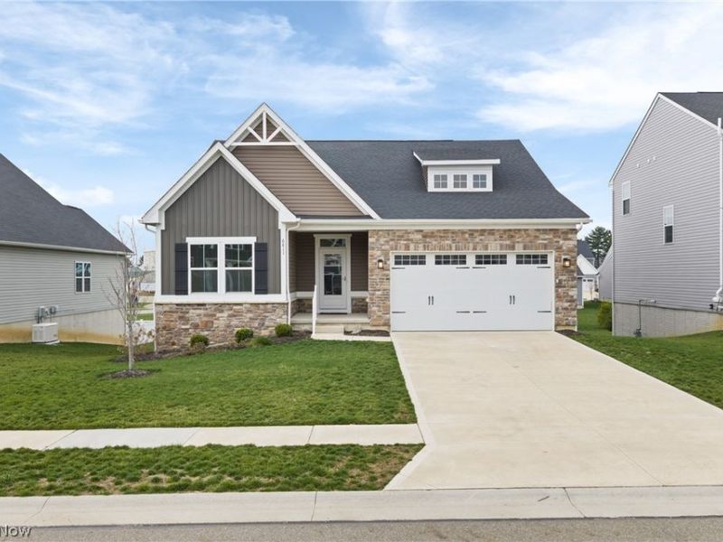 6811 Harrington Court Avenue NE, Canton, OH 44721 Photo 2