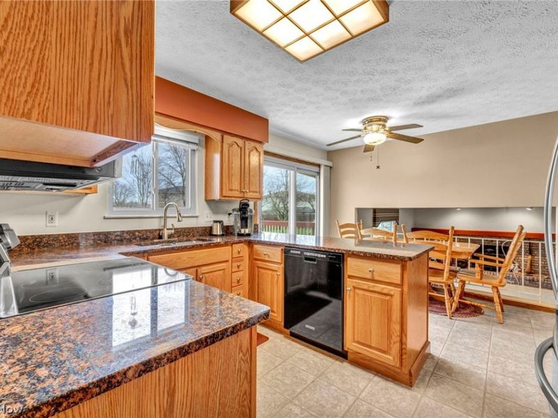 29400 Vita Lane, North Olmsted, OH 44070 Photo 12