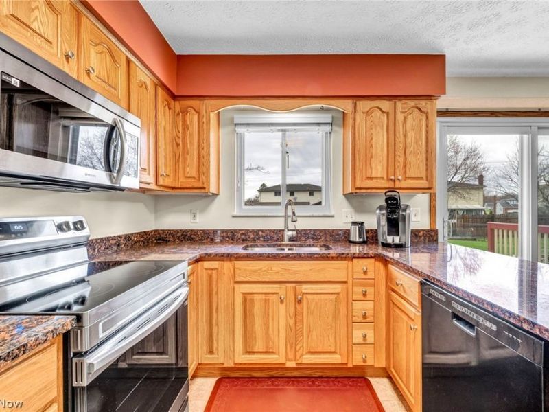 29400 Vita Lane, North Olmsted, OH 44070 Photo 13