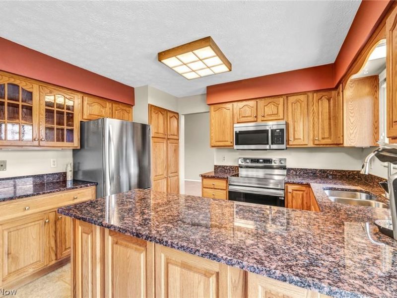 29400 Vita Lane, North Olmsted, OH 44070 Photo 14