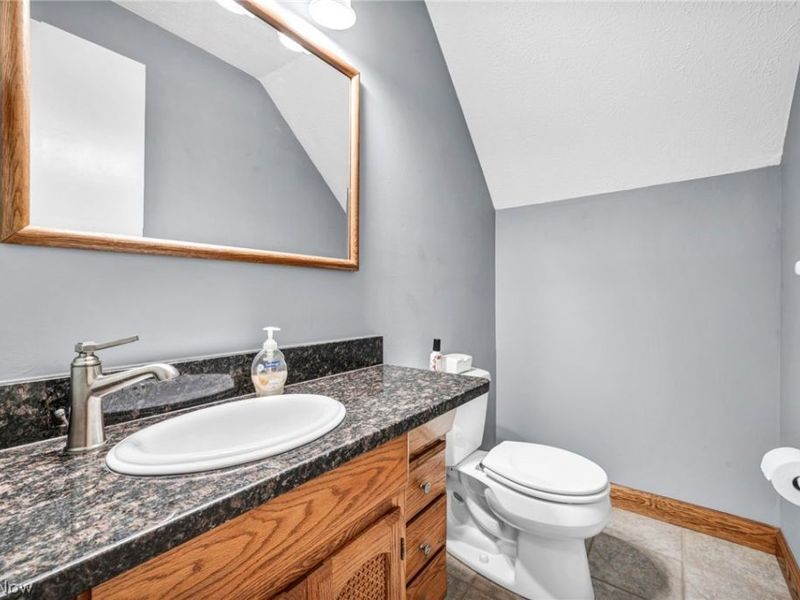 29400 Vita Lane, North Olmsted, OH 44070 Photo 16