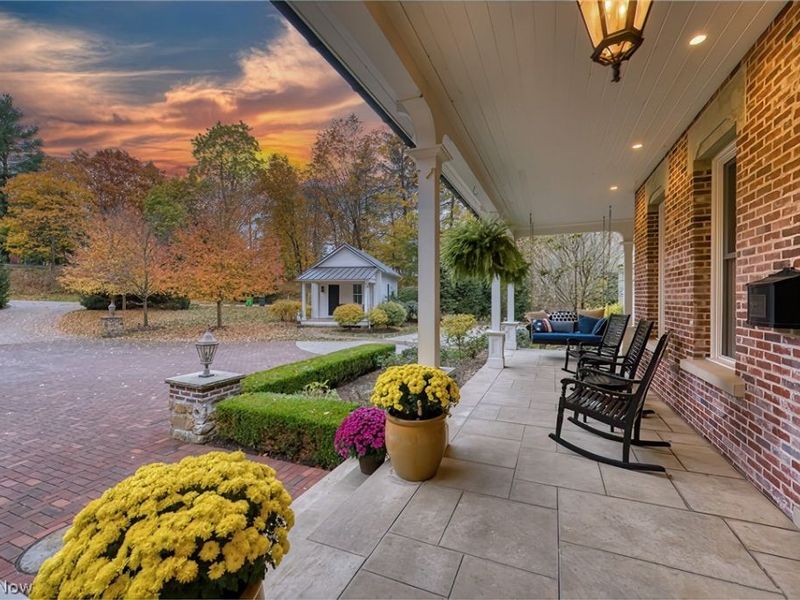 106 W Washington Street , Chagrin Falls, OH 44022 Photo 4