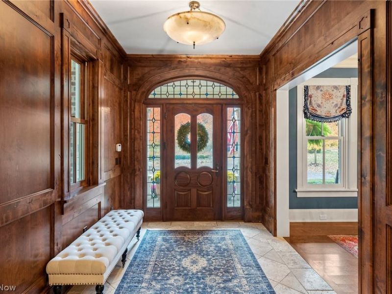 106 W Washington Street , Chagrin Falls, OH 44022 Photo 5