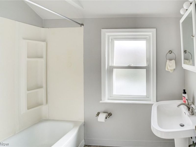 4872 Oakland Drive, Lyndhurst, OH 44124 Photo 15