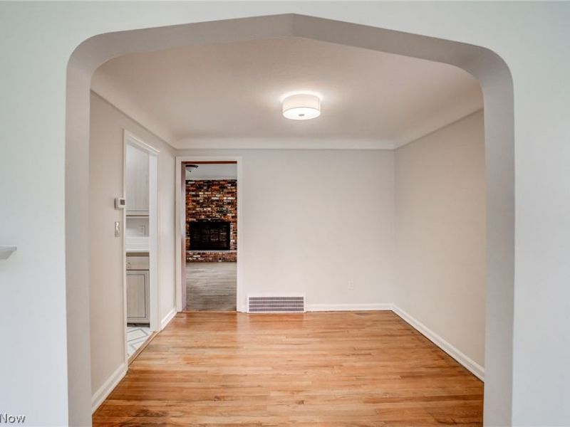 4872 Oakland Drive, Lyndhurst, OH 44124 Photo 6