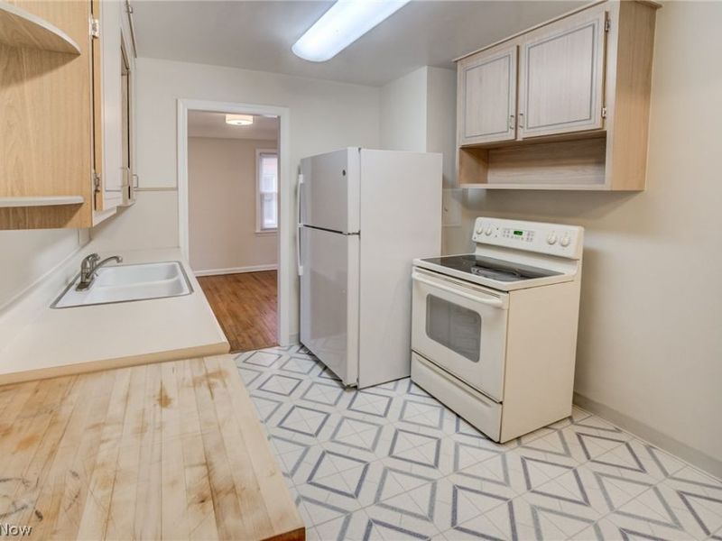 4872 Oakland Drive, Lyndhurst, OH 44124 Photo 8