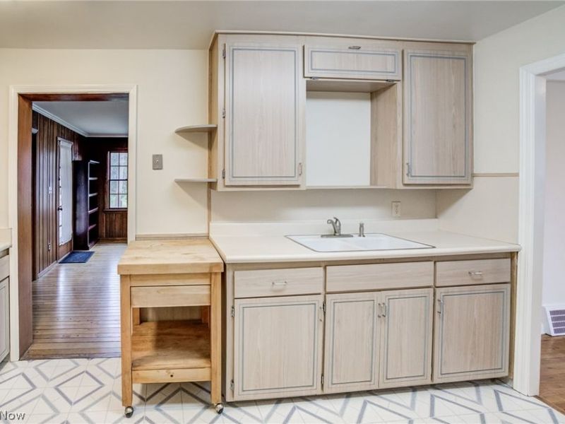 4872 Oakland Drive, Lyndhurst, OH 44124 Photo 9