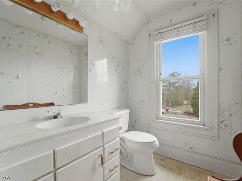 16095 E High Street , Middlefield, OH 44062 Photo 14