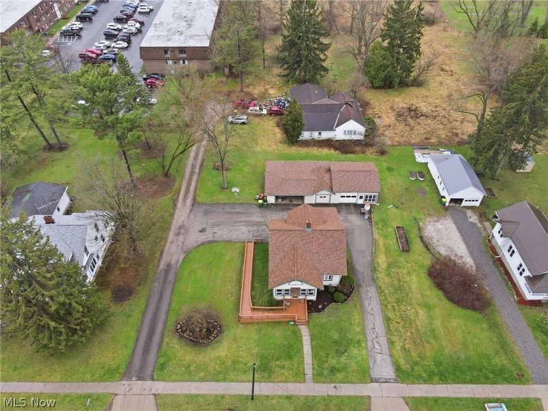 16095 E High Street , Middlefield, OH 44062 Photo 2