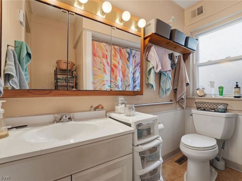 16095 E High Street , Middlefield, OH 44062 Photo 21