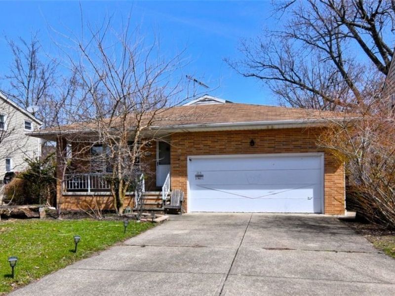 115 E 211th Street, Euclid, OH 44123 Photo 1